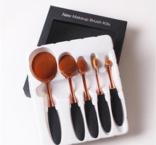 Carica l'immagine nel visualizzatore di Gallery, Oval Brush - New Make-up Brush Kits Colore Random